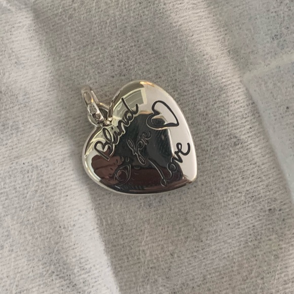 Gucci Heart Charm. Brand New. Retail- $550 - Picture 6 of 7